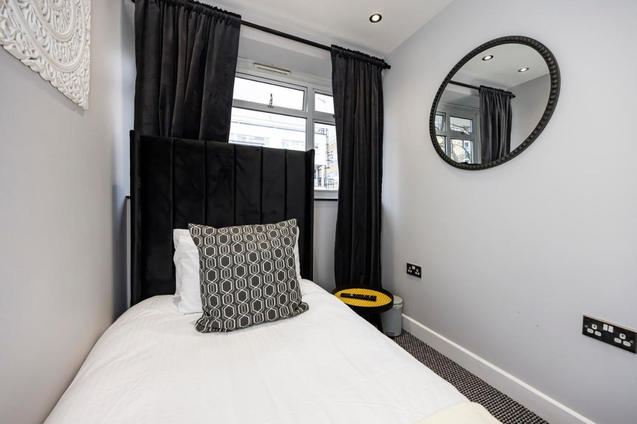 Hôtel Victoria Hub à Londres Extérieur photo